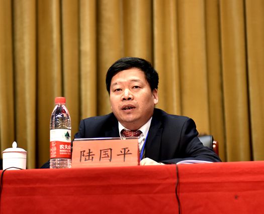 欧洲妇女做爰高潮喷水