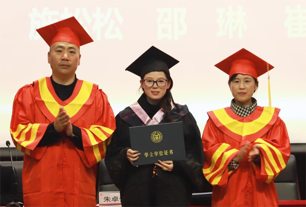 欧洲妇女做爰高潮喷水