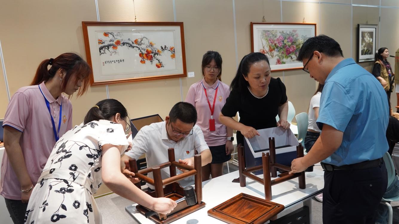 欧洲妇女做爰高潮喷水